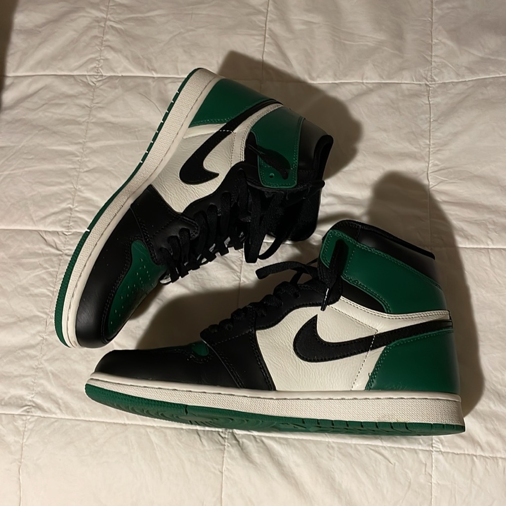 Jordan 1 High Pine Green - Picture 4 of 8